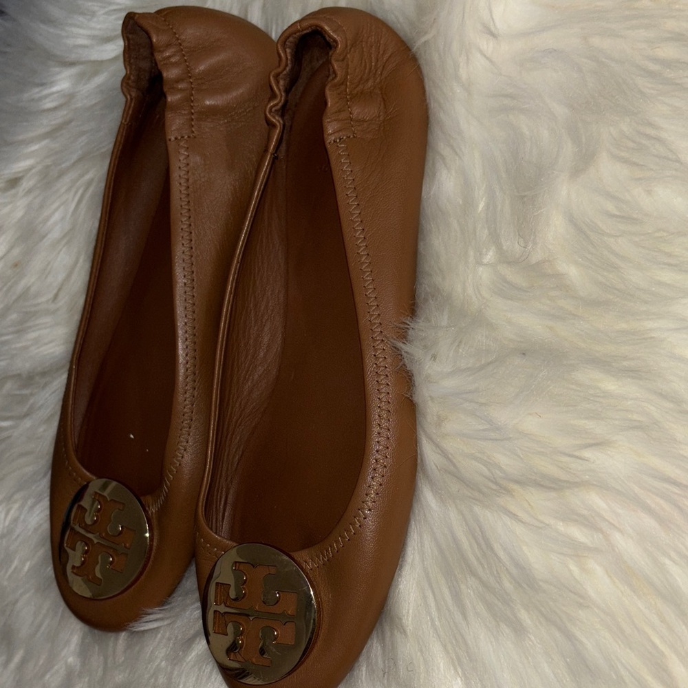 Tory Burch Tan Leather Logo Ballet Flats - Picture 6 of 9